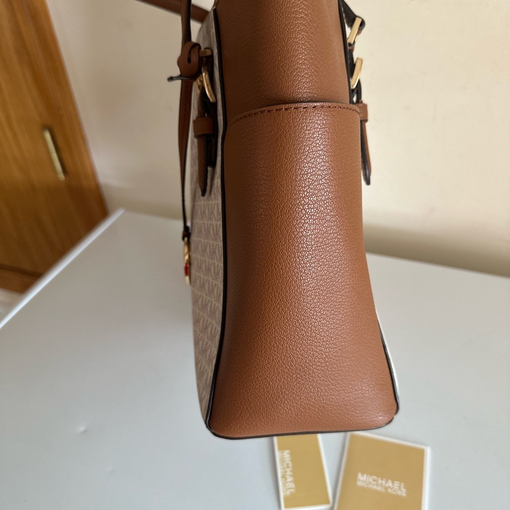 Michael Kors Tan and White Tote Bag - Picture 7 of 15